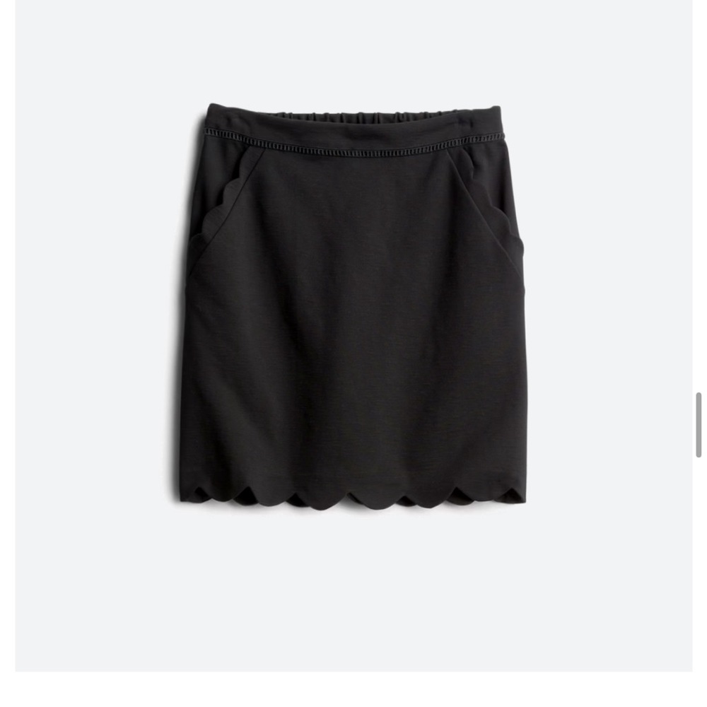 NWT Scalloped Hem Skirt